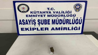 Kütahyada bir şahsın üzerinde uyuşturucu ele geçirildi