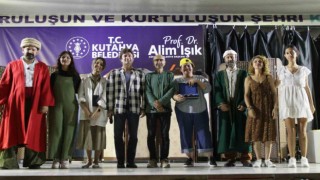 Kütahyada “Düşlerim Var Gelecekte” adlı tiyatro oyunu büyük ilgi gördü