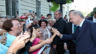 Macaristanda Cumhurbaşkanı Erdoğana sevgi gösterisi