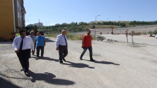 Mahallelerde asfaltlama ve bordür çalışmaları hız kesmeden devam ediyor