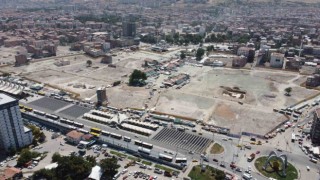 Malatyada enkazlar kaldırıldıkça binaların yerini boş araziler aldı