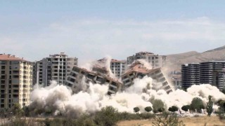 Malatyada yüksek katlı binaların patlayıcı ile yıkımı sürüyor