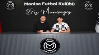 Manisa FK Akademisinden yetişen Yunus Emre Dursun profesyonel oldu