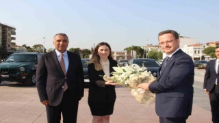 Manisa Valisi Enver Ünlü göreve başladı
