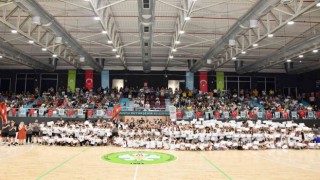 Manisada büyükşehirin yaz spor okullarında 2023 dönemi törenle sona erdi