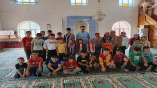 Manisada örnek imam camiyi çocuklara sevdirdi