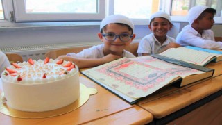 Mehmet Emine sürpriz doğum günü pastası