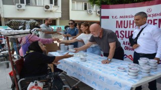 Mersinde 13 ilçede aşure ikram edildi