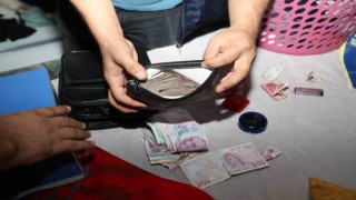 Mersinde tefecilere operasyon: 2 gözaltı