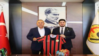 Mevlüt Çavuşoğlundan, Eskişehirspora ziyaret