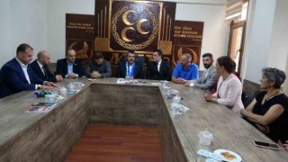 Milli Eğitim Bakanı Yusuf Tekin, MHP Rize İl Başkanlığını ziyaret etti