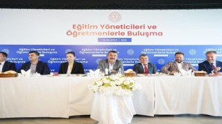 Milli Eğitim Bakanı Yusuf Tekin Rizede öğretmenlerle buluştu