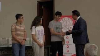 Milli eğitimden sınavlarda derece yapan öğrencilere hediye