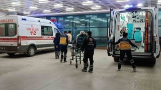 Motosiklet otomobille çarpıştı: 1 yaralı
