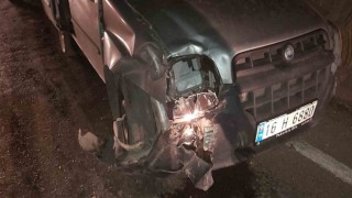 Motosikletle otomobil çarpıştı: 1 ağır yaralı