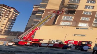 Muşta 13 katlı binanın 5inci katında çıkan yangın korkuttu