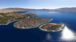 Nemrut kalderasının eşsiz doğası görsel şölen oluşturuyor