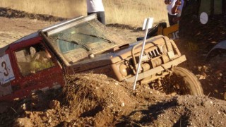 Off-road tutkunlarından nefes kesen gösteri