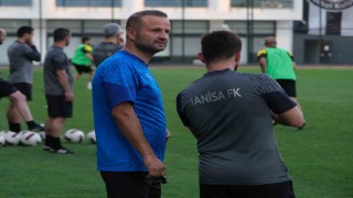 Osman Zeki Korkmaz: Transferde birkaç oyuncu ile temasımız var