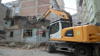 Osmangazide metruk bina temizliği