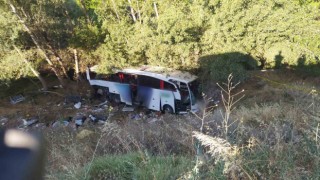 Otobüs kazasında ölen 12 kişinin kimlikleri belli oldu