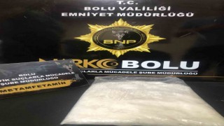 Otomobildeki şüpheli uyuşturucu ile yakalandı