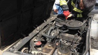 Park halindeki araç elektrik kontağından çıkan kıvılcımla yandı