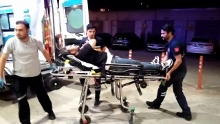 Parkta iki grup arasında bıçaklı kavga: 3 yaralı