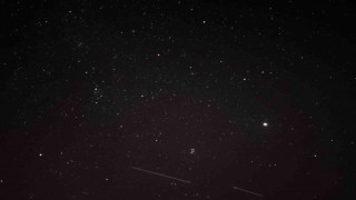 Perseid meteor yağmurunu fotoğraflayarak doyumsuz görüntüler oluşturdu