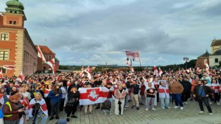 Polonyadaki Belarus vatandaşlarından cumhurbaşkanlığı seçimlerinin yıl dönümünde protesto
