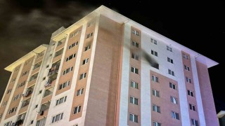 Prizde unutulan ütü evi yaktı