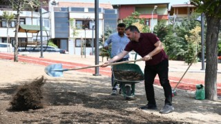 Pursaklarda park yenileme çalışmaları devam ediyor