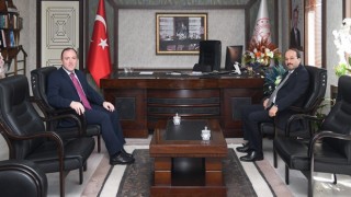 Rektör Çakmaktan Erzurum İl Milli Eğitim Müdürüne hayırlı olsun ziyareti