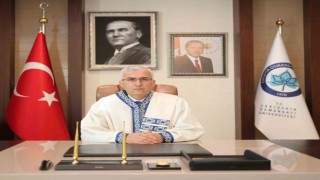 Rektör Prof. Dr. Çolak, Anadoluyu bizlere vatan kılan tüm şehitlerimizi rahmetle anıyor, şükranlarımı sunuyorum