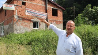Rize'de 9 çocuklu adam pankartla eş arıyor