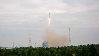 Rusyanın uzay aracı Ayın yörüngesine girdi