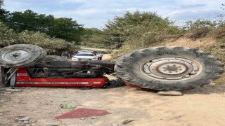 Sakaryada traktör devrildi: 1 ağır yaralı