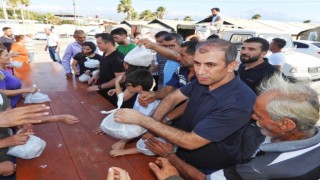 Samandağ Kaymakamlığı vatandaşlara yemek dağıttı