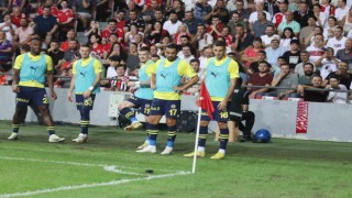 Samsunspor - Fenerbahçe maçında sahaya fare girdi