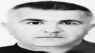 Sandalyeden düşen kişi hayatını kaybetti