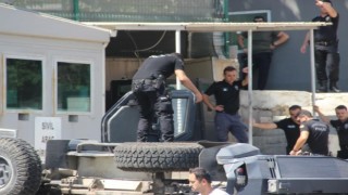 Şanlıurfada zırhlı polis aracı devrildi: 1 şehit