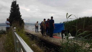 Sapanca Gölünde teknede mahsur kalan 3 kişi kurtarıldı