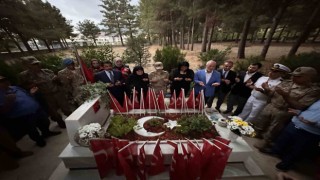 Şehit Başçavuş Ferhat Gedik, İskenderunda mezarı başında anıldı