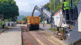 Şehrin bozuk yolları asfaltlanıyor