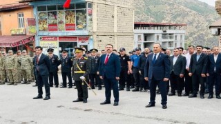 Şemdinli ve Derecikte Zafer Bayramı coşkuyla kutlandı