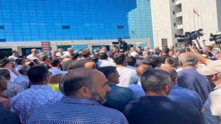 Servis şoförlerinden ABB önünde eylem