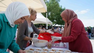 Sevgi evinde aşure coşkusu