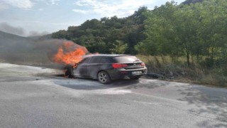 Seyir halindeki otomobil alevlere teslim oldu