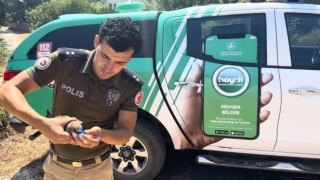 Sıcaktan ölmek üzere olan kerkenezi polis hayata döndürdü