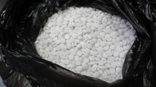 Sınırda uyuşturucu yapımında kullanılan 500 tıbbi tablet ele geçirildi